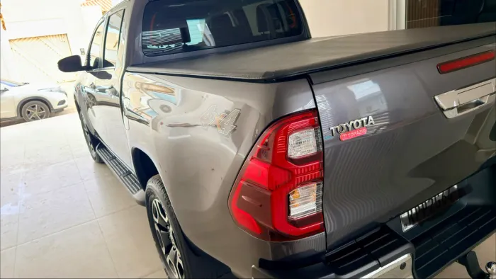 Toyota Hilux CD SRX 4X4 2.8 TDI 16V Diesel Aut. 2023