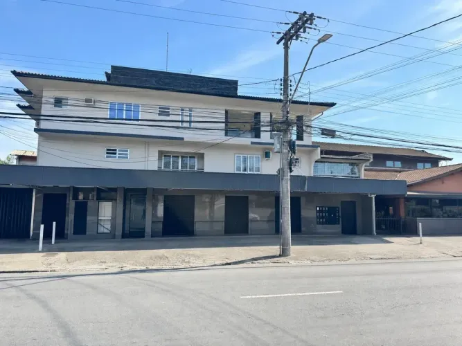 Imóvel para aluguel tem 600 metros quadrados em Bom Retiro - Joinville - SC