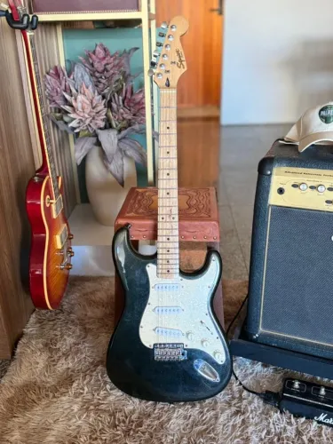 Guitarra Squier Stratocaster Affinity