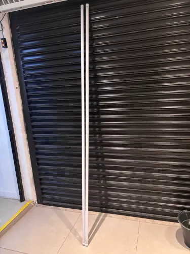 luminária/lâmpada LED linear de 2,40 m, 36 W, 6500 K (branca fria) e bivolt (127-220 V).
