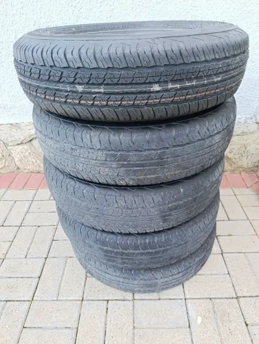 Pneu  195/80/15