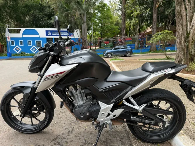 Honda CB 300F Twister 2025/2026 | 6.800 km