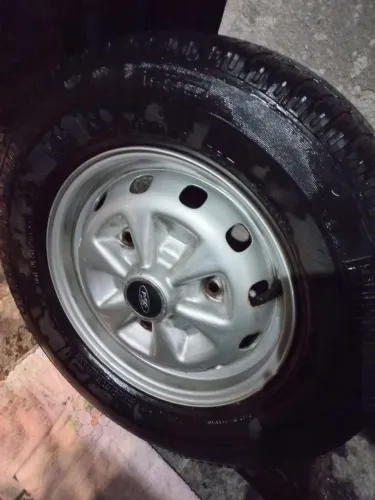 Roda FUMAGALI Corcel II Belina II Pampa aro 13 com pneu e calotinha Original