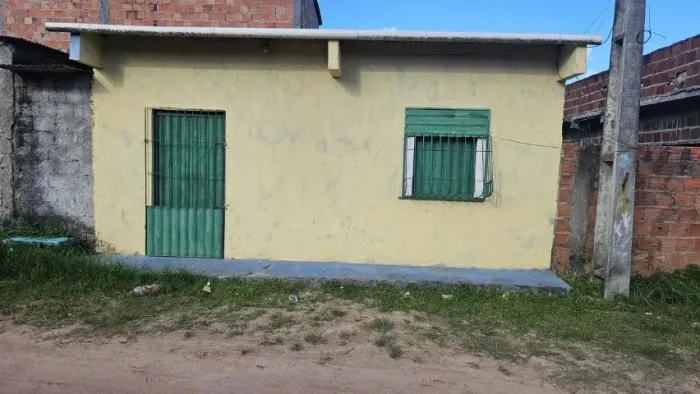 Vendo casa bem localizada!