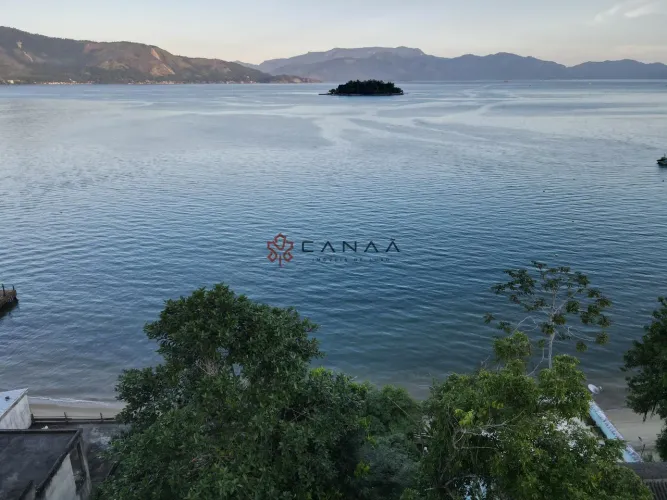 Lindo terreno pé na areia em condomínio de luxo em Angra