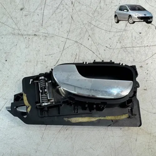 Maçaneta Interna Dianteira Esquerda Peugeot 307 2009 2012 Cinza Dianteira