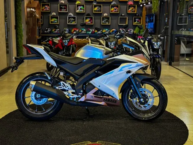 YAMAHA YZF R15 ABS BRANCA 2026
