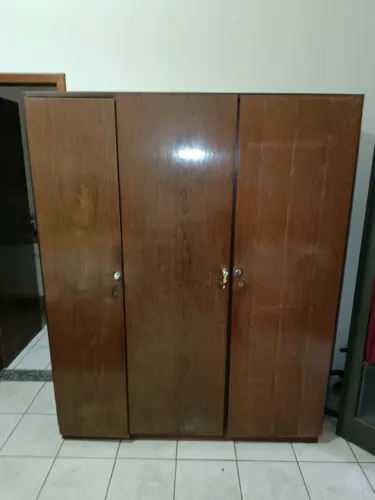 Guarda roupa madeira maciça