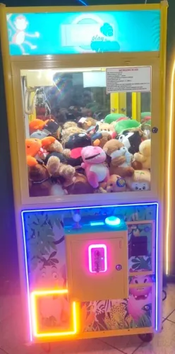 Máquina de pegar pelúcia