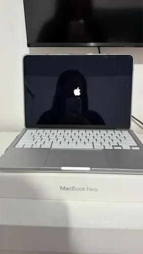 MacBook NEO 256Gb 1 mês de ativado