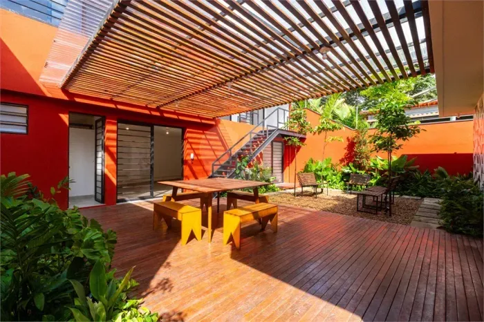móvel comercial de 280 m² no Alto de Pinheiros com 10 salas climatizadas e 7 banheiros