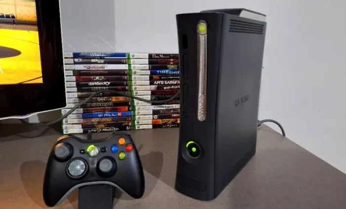 Xbox 360 Elite 120GB - Placa Falcon 2008 - Dashboard NXE - CIB Completo