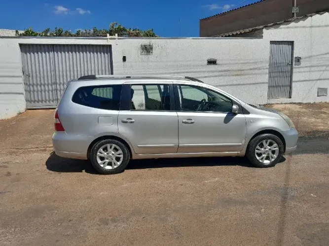 Nissan Livina Grand SL 1.8 16V Flex Fuel Aut. 2013