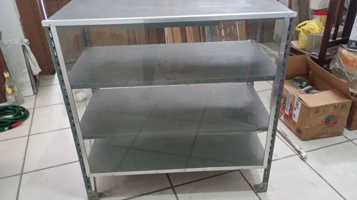 Balcão de aço 1 metro e com vidro