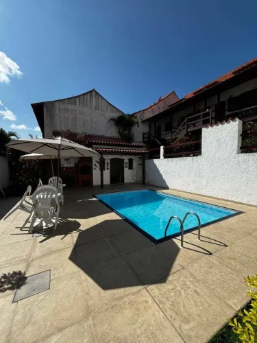 Casa Duplex para locação fixa mobiliada por R$ 2.500,00 mais taxas.