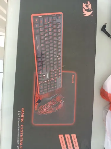 Kit gamer redragon teclado e mouse, acompanha adesivos redragon!