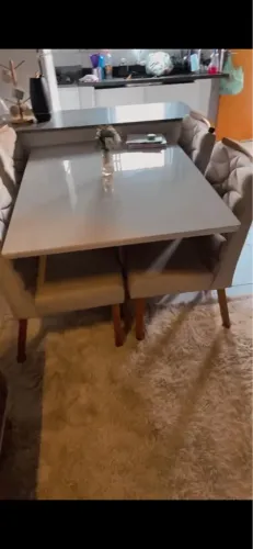 Vende-se mesa