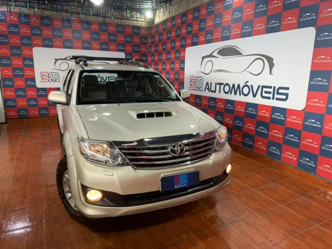 Toyota Hilux SW4 SRV D4-d 4X4 3.0 TDI Dies. AUT 2014