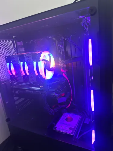 Pc gamer novinho roda td troco por iPhone 17 ou linha ultra da samsung 