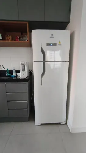 Geladeira Eletrolux Frost Free Turbo Freezer