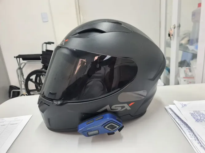 Vendo capacete Asx 60T com intercomunicador e viseira fumê