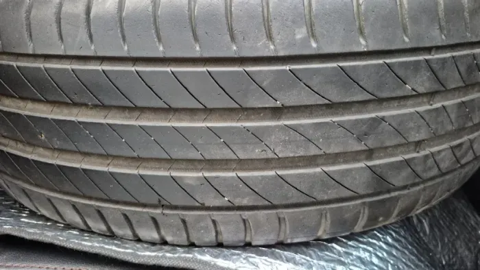 Pneu Michelin 185 60 15