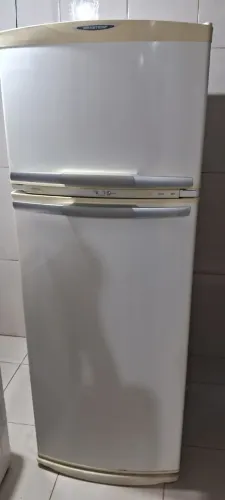 Geladeira Brastemp 390 L R$ 650,00