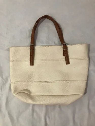 Bolsa off white de couro 