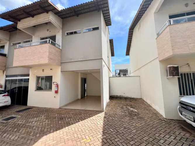 Casa em Condomínio | 3 Quartos + 3 Vagas