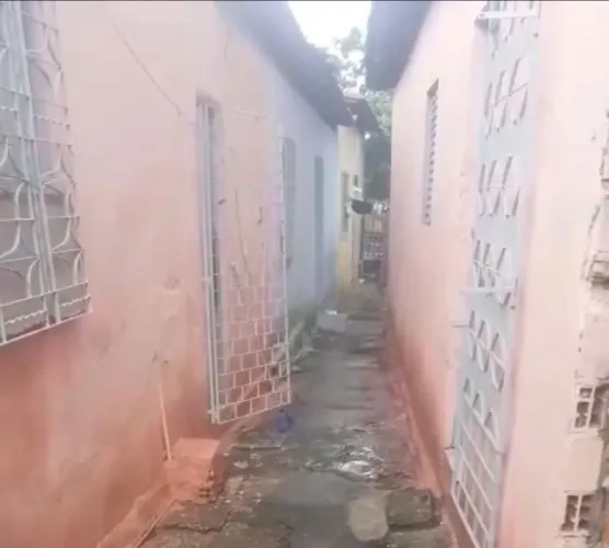 Alugo casa de vila próximo ao Gbarbosa do João Alves