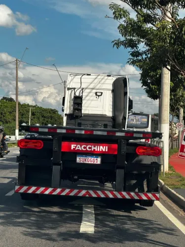 Carreta Bug Porta Container 2025 Facchini