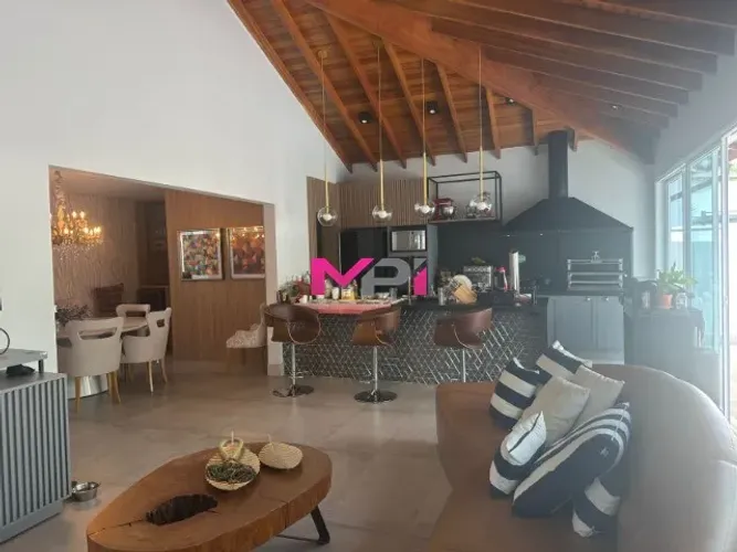 CASA À VENDA NO CONDOMÍNIO RESERVA DA SERRA - MEDEIROS - JUNDIAÍ/SP