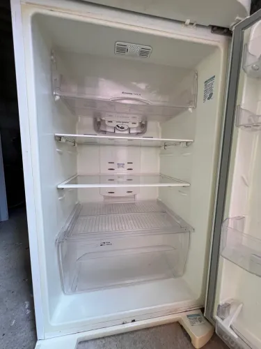 Geladeira Electrolux Frost Free DF40 127V - impecável por dentro (motor Embraco)