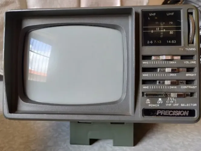 Mini Televisor Precision C/ Rádio AM/FM - NÃO FUNCIONA - LER A DESCRIÇÃO