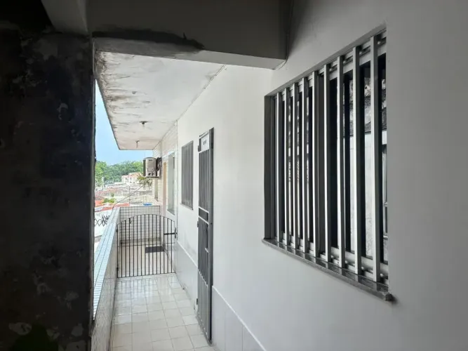 RC-VENDE-SE APT REFORMADO NO RES.ALEXANDRE SEVERINO