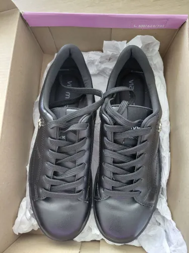 Tênis casual preto via marte
