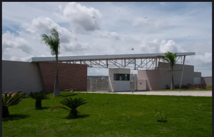 Vendo excelente lote no condomínio Parkville 