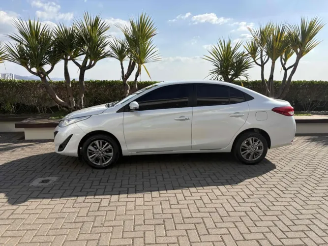 Toyota Yaris XL Sedan 1.5 Flex 16V 4P Aut. 2022