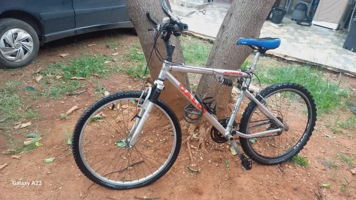 Bikes Caloi e Track a venda
