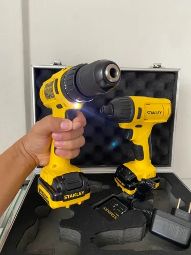 Kit Stanley com Parafusadeira e Furadeira de Impacto, Acompanha Carregador e 2 Baterias 12