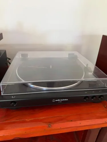 Toca-discos Audio-Technica AT-LP60X automático com caixa original