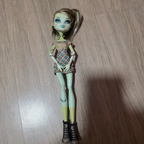 Boneca Frankie Stein Monster High