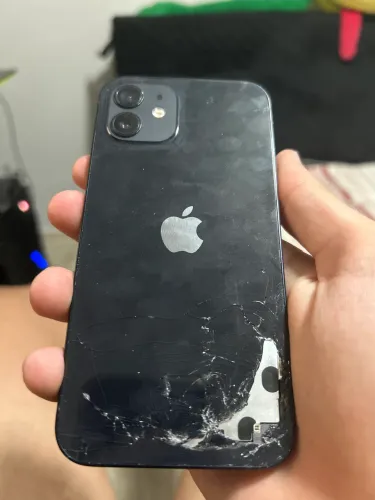 iPhone 12 com defeito no display