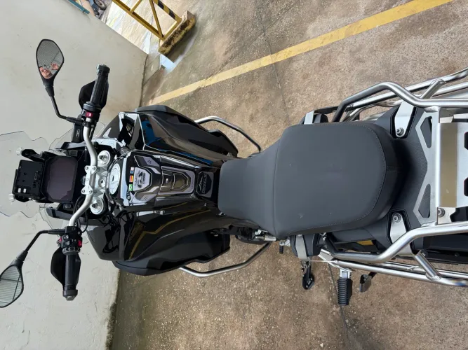 BMW F 900 Adventure plus ?