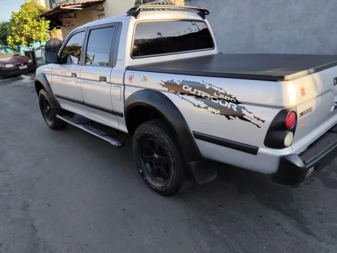 Mitsubishi L200 Outdoor HPE 2.5 4X4 CD T.dies. Mec. 2012
