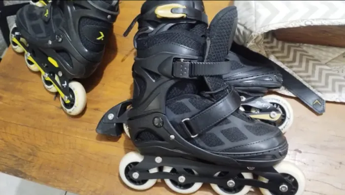 2 pares de Patins