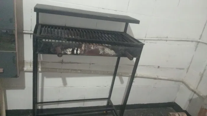 Parrilla para Hambúrguer e espetinho 
