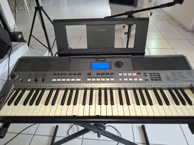 Teclado Yamaha psre443.