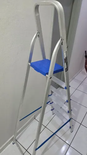 Escada de alumínio 5 degraus