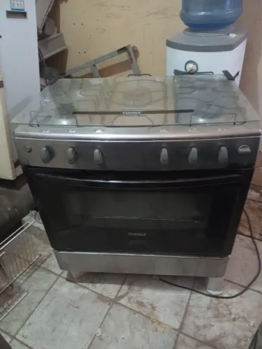 Fogão Consul 5 bocas funcionando tudo perfeitamente bem e o forno também está funcionando